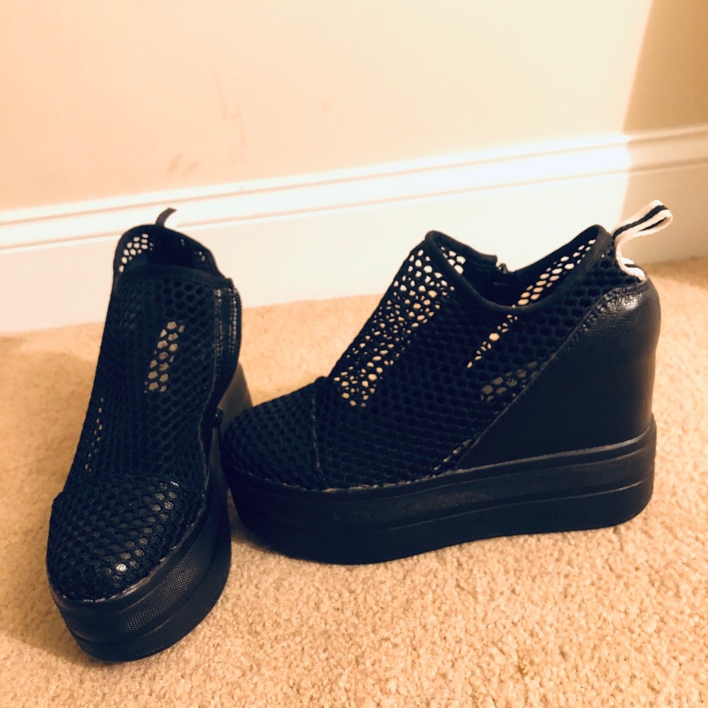 Platform shoes
